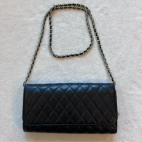 BROWN’S Black Clutch with Removable Chain - Picture 1 of 6